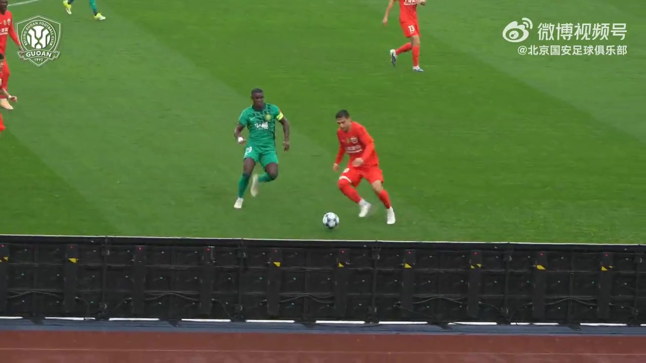 开云体育下载-拼搏是底色—超级杯防守精彩时刻