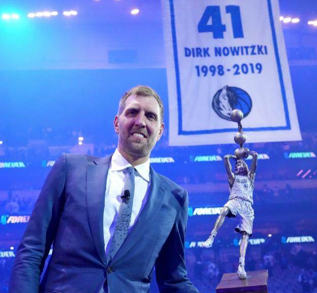 开云体育下载-球衣退役诺维茨基动情演说：一路走来 感谢有你！