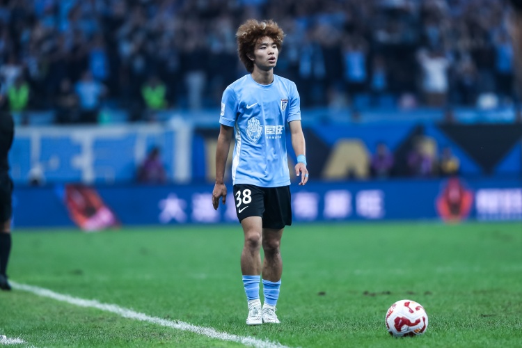 开云-媒体人：申花想买吕焯毅大连英博不卖，大连想租谢鹏飞申花不租